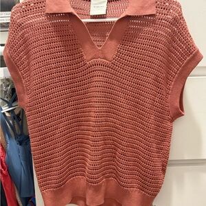 Varley Salmon-colored V-Neck Teagan Pullover Sweater with Textured Knit